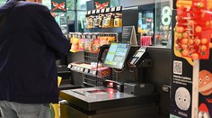 „Máme nižšie ceny.“ Tvrdá reakcia obchodníkov po výzvach na bojkot samoobslužných pokladní