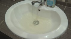 Zmenila chuť aj farbu. Obce zasiahnuté minuloročným zemetrasením trápi horšia kvalita vody