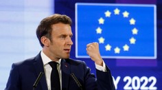 Macron varoval, že „poníženie“ Ruska neprispeje k mieru