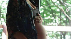 Redaktor Televíznych novín sa stal otcom. Dievčatku vybrali nezvyčajné meno