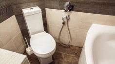 Otravuje vás upratovanie kúpeľne a záchoda? Tu je zopár dobrých tipov, ako si uľahčiť prácu