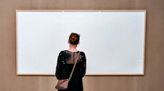 Vezmi peniaze a uteč. Umelec dostal za svoje diela desaťtisíce eur, múzeu dodal len prázdne plátna