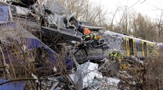 Za februárovú zrážku vlakov v Bavorsku môžu výpravcovia