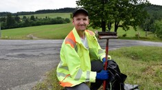 Mladý študent z Oravy už štyri roky bezodplatne vynáša bordel z lesov v okolí bydliska
