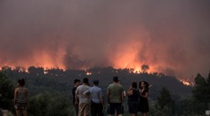 Lesný požiar na juhu Portugalska sa hasičom stále nepodarilo dostať pod kontrolu