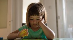 Deti prestávajú vnímať rozdiel medzi skutočným a online svetom. Obrazovky menia správanie mladých