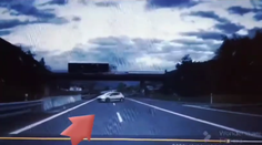 VIDEO: Šialený manéver vodiča pri Žiari nad Hronom. Otáčal sa priamo na diaľnici