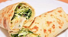 V kuracom wrape našla ľudský prst. Žena žaluje reštauráciu