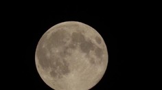 Slovensko čaká úplné zatmenie Mesiaca. Ten radikálne zmení svoju farbu