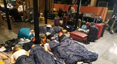 Trnavskí gymnazisti uviazli v Tokiu pre silný tajfún. Na letisku strávia najmenej dva dni