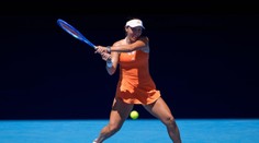 Australian Open: Obhajkyňa titulu sa s turnajom lúči už v osemfinále. Súboj dvoch Američaniek patril Pegulovej