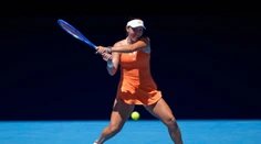Australian Open: Obhajkyňa titulu sa s turnajom lúči už v osemfinále. Súboj dvoch Američaniek patril Pegulovej