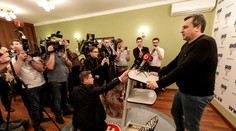 Celé vedenie SNS položí na sneme svoje funkcie, vyhlásil to Andrej Danko