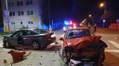 V Rožňave sa zrazili dve autá. Medzi účastníkmi nehody boli aj deti a tehotná žena