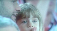 Rozruch v Portugalsku. Na futbale sa objavilo dievčatko, ktoré vyzerá ako Maddie