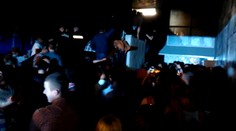 V Senici robili policajti raziu v kluboch. Zadržali tam viac mladistvých nafetovaných ako opitých