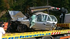 Foto z hrôzostrašnej nehody: Cestári sa zrazili s osobným autom