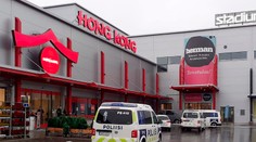 Útok vo Fínsku: Muž zabil jedného človeka, ďalších desať zranil