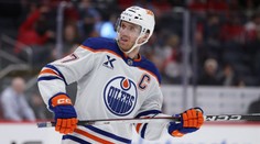 Dvorský podal bojovný výkon, no St. Louis prehralo. McDavid strelil trinásty hetrik v kariére