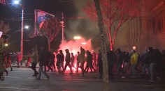 Demonštrácie, blokády ciest aj prestrelky. Napätie medzi Srbskom a Kosovom stúpa