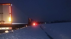 Na slovensko-maďarských hraničných priechodoch vznikajú kolóny kamiónov. Púšťajú ich priebežne