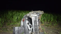 Tragická nehoda na juhu Slovenska: Auto sa niekoľkokrát prevrátilo, narazilo do stromu. Mladá žena (†25) zahynula