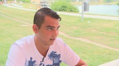 Banálna operácia slepého čreva spravila z mladého chlapca na polovicu ochrnutého človeka