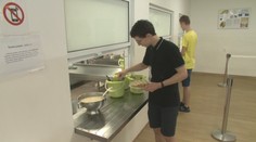 Štát napokon preplatí obedy aj malým gymnazistom. Zisťovali sme, na čo sa majú rodičia pripraviť