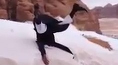 Sneh pobláznil Arabov, niektorí ho videli prvýkrát