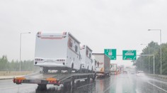 Pri Bratislave vznikajú rozsiahle kolóny. Niekde vodiči čakajú aj dve hodiny