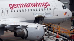 Dvere kokpitu a lekárske správy preskúma aj Nemecko