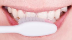 Robíte túto chybu po jedle? Zubár varuje, že si tak ničíte sklovinu