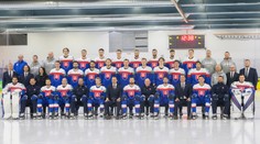 Slováci absolvovali spoločné fotografovanie. Už tradične ho sprevádzali rôzne žarty