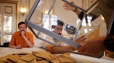 Vo Francúzsku sa v nedeľu ráno začalo druhé kolo parlamentných volieb