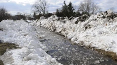 Z topiaceho snehu hrozia vo viacerých okresoch povodne