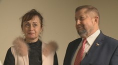 Harabina sprevádza v kampani manželka. Stará sa o pitný režim, urobí mu aj "lepeňák"