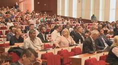 Šéfovia miest a obcí dostanú až 5-mesačné odstupné. Horibilnú sumu odklepli v Nitre