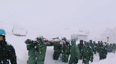 Hrozivá udalosť v Himalájach: Pod lavínou uviazlo 41 robotníkov