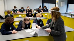 V Anglicku otvorili školy. Deti sa budú testovať na COVID-19 dvakrát týždenne