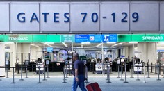 Otrasný čin na floridskom letisku. Ženu nepustili do lietadla so psom, tak ho utopila v záchode