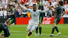Výhru Angličanov zachránil v nadstavenom čase Sturridge