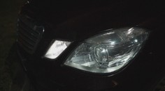 Xenónové alebo LED svetlá v autách prinášajú pre vodičov aj riziká