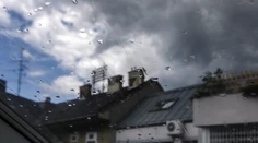Zo západu sa na nás valia mraky. Už v piatok očakávame intenzívny dážď, kedy budú búrky najsilnejšie?
