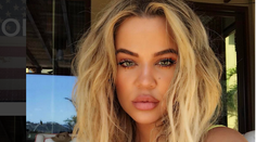 Khloé Kardashian sa konečne neskrýva. Prvýkrát ukázala tehotenské bruško