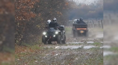 Jedno z najvzácnejších vtáčích území narušili štvorkolky. Muži sa preháňali v chránenej oblasti