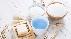 Používate prací prostriedok len na pranie? Zmeňte to a využite ho v domácnosti aj inak