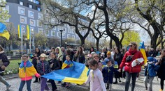 Ukrajinské matky si pochodom v Bratislave pripomenuli obete vojny