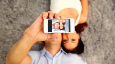 Páry, ktoré dávajú príliš často zamilované fotky na internet, môžu mať problém, hovorí odborníčka