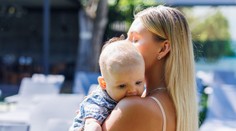 Hrôza v Poľsku: Muž vytrhol matke bábätko z rúk a ušiel autom