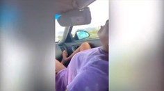 Dramatické video: Žena porodila v aute za jazdy, kričali s ňou aj ďalšie tri deti